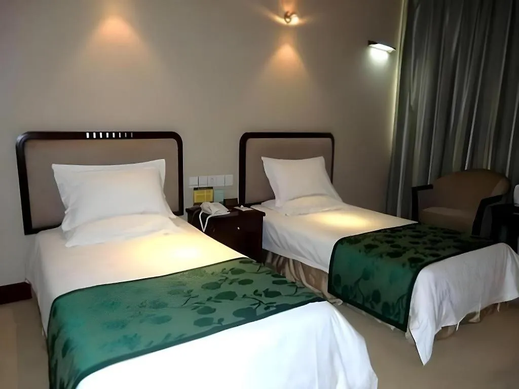 Zhengzhou Airport Hotel 3*,