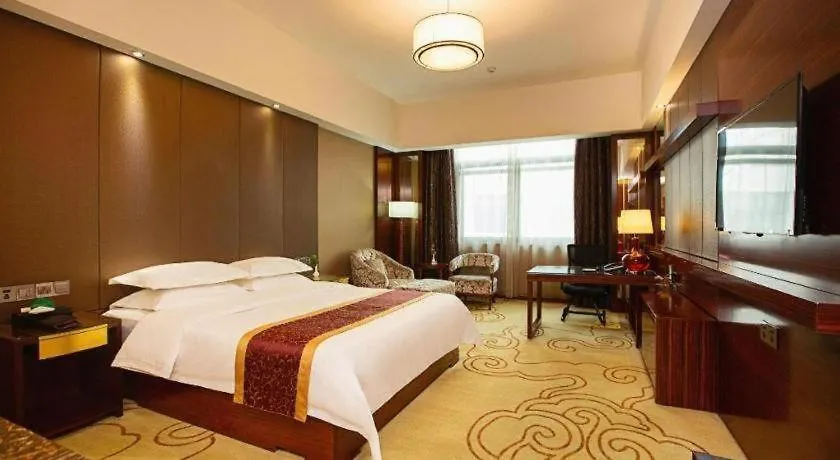 Zhengzhou Airport Hotel 3*,